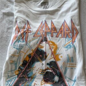 🐆Def Leppard Womens' White Graphic Band Tee🐆